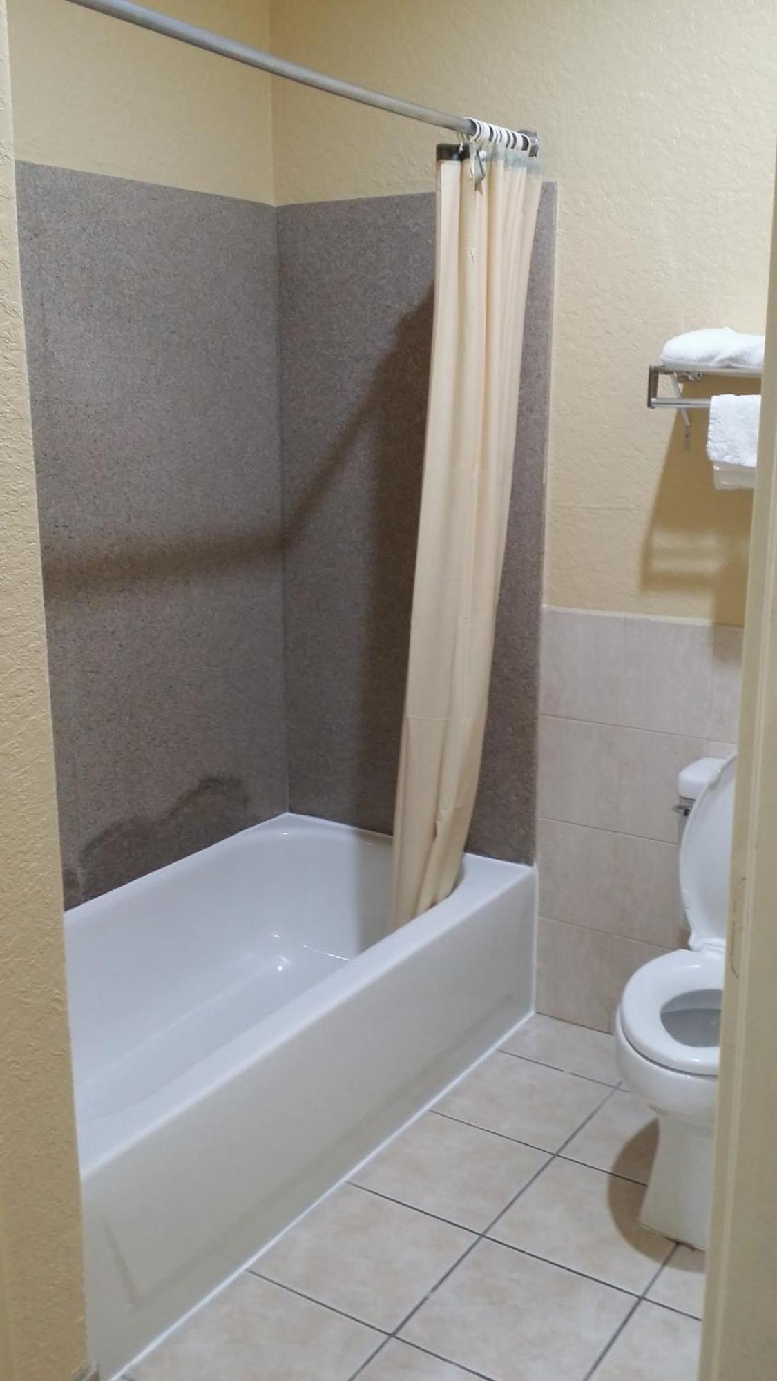Americas Best Value Inn & Suites Northeast Houston Room photo