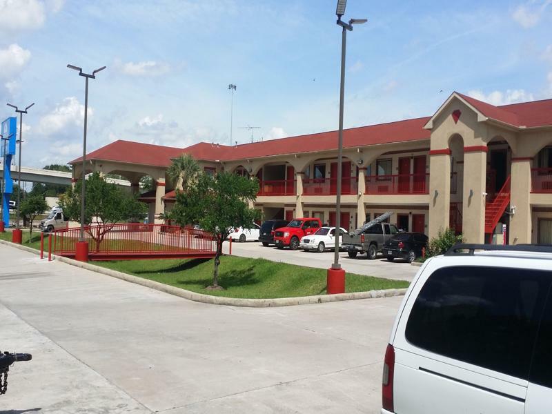 Americas Best Value Inn & Suites Northeast Houston Exterior photo